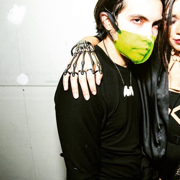 Goth skeleton Bone Bracelet & Rings in Silver - Picture 4 of 4